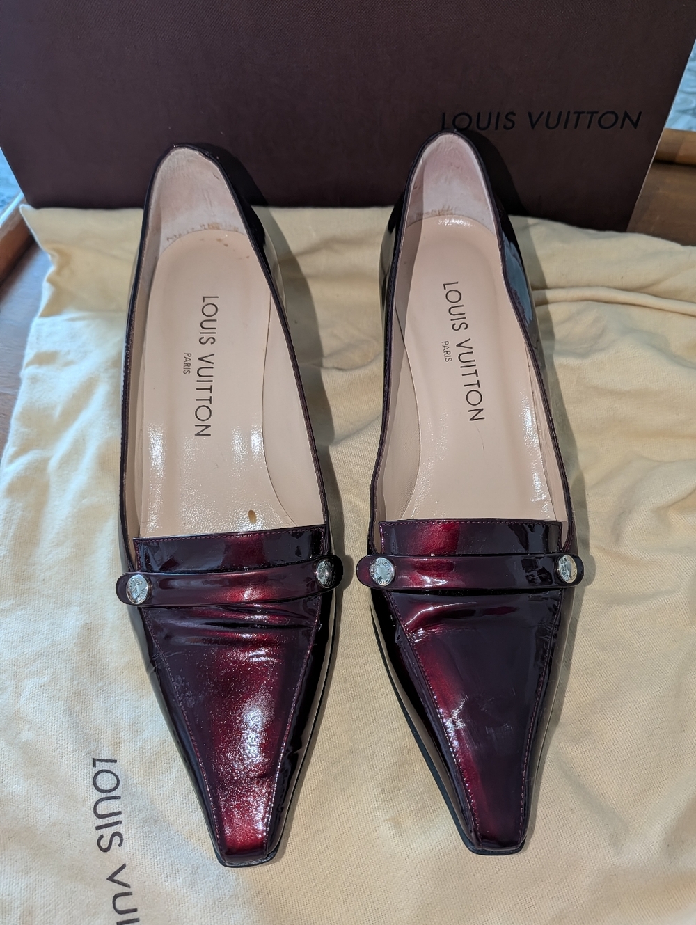 Louis Vuitton Women's Bourdox Patent Leather Kitten Heels. SZ 37. US 6.5.- 7.
